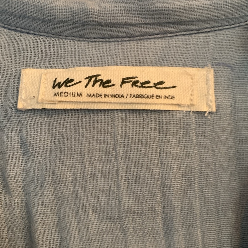 Free People(we the free) Denim blue cropped short sleeve shirt-size Medium - Picture 6 of 9